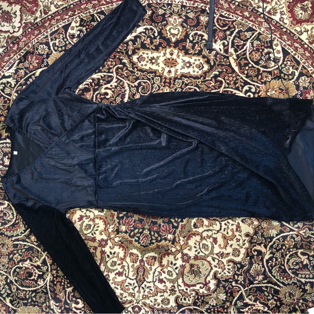 Black V-Neck velvet / glitter Cocktail Dress ruched side